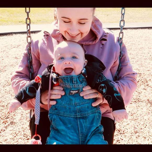 Meet your Posher, Katy - Picture 2 of 2